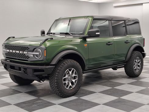 New 2025 Ford Bronco Badlands image 6