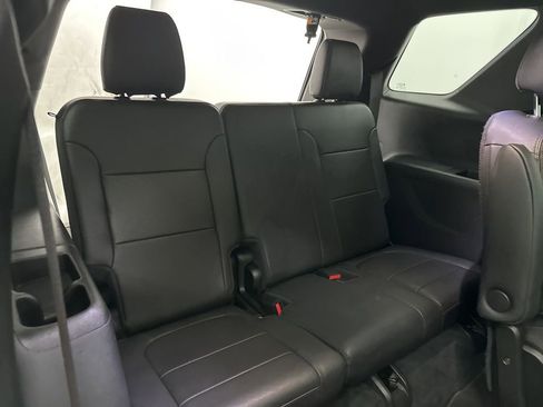 Used 2023 Chevrolet Traverse High Country image 29
