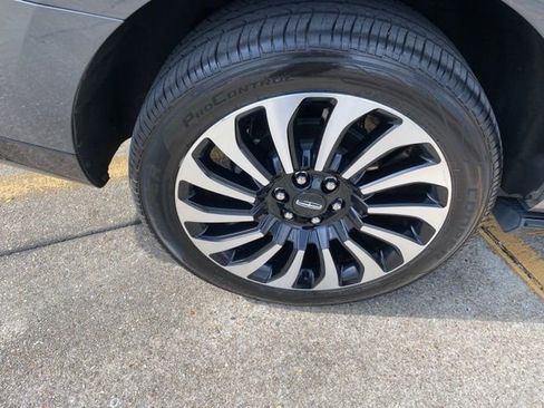Used 2023 Lincoln Navigator Black Label AWD/4WD image 7