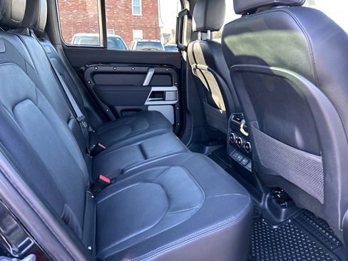 Used 2023 Land Rover Defender 130 X-Dynamic SE image 23