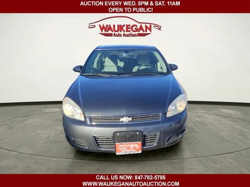 Used 2011 Chevrolet Impala LT FWD image 2