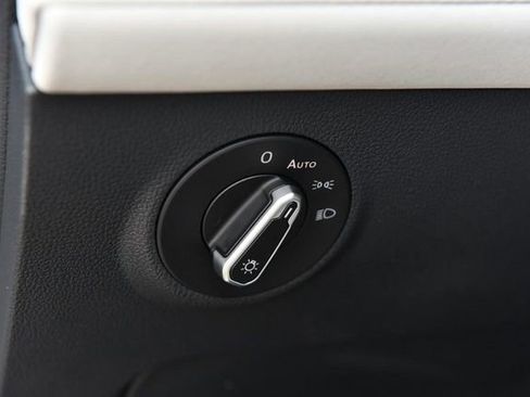 New 2026 Volkswagen Taos SE AWD/4WD image 10