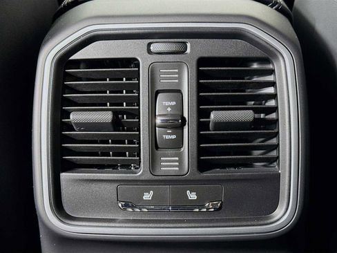 New 2026 Porsche Macan image 27