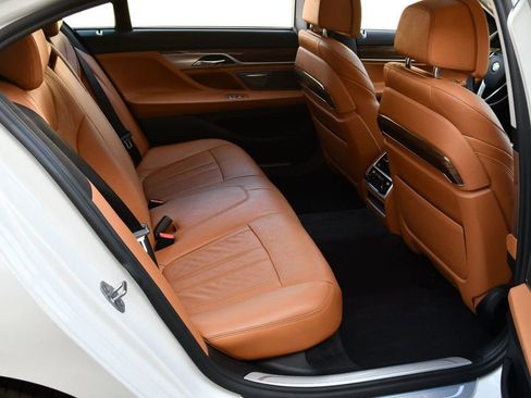 Used 2018 BMW 740i RWD image 19