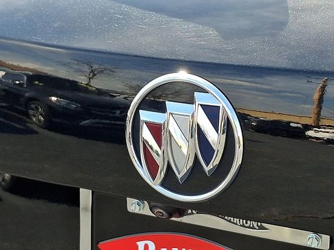 Used 2023 Buick Envision Avenir image 32