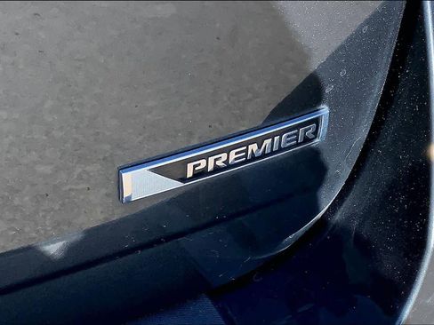 Used 2017 Chevrolet Equinox Premier w/ Enhanced Convenience Package image 10