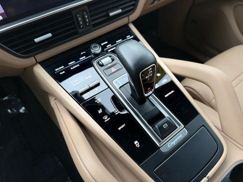 Used 2019 Porsche Cayenne AWD/4WD image 37