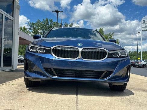 Used 2024 BMW 330i xDrive Sedan w/ Premium Package AWD/4WD image 2