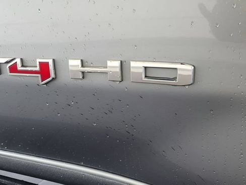 Used 2024 GMC Sierra 2500 AT4 w/ AT4 Premium Plus Package AWD/4WD image 18