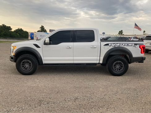Used 2019 Ford F150 Raptor w/ Equipment Group 802A Luxury AWD/4WD image 2