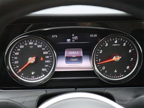 Used 2019 Mercedes-Benz E 300 4MATIC image 31