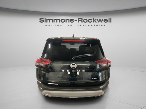 Used 2023 Nissan Rogue S AWD/4WD image 7