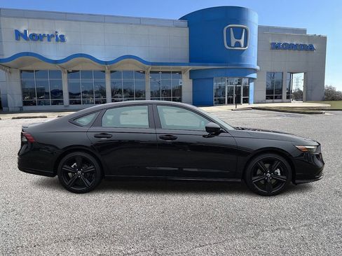 Used 2025 Honda Accord Sport image 5