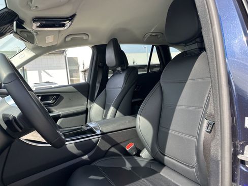 Used 2024 Mercedes-Benz GLC 300 image 11