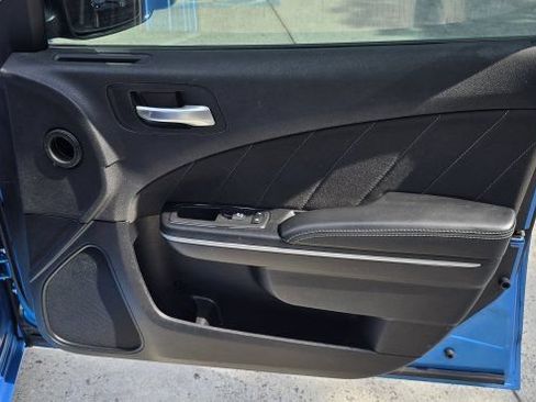 Used 2019 Dodge Charger SXT RWD image 17