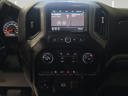 Used 2020 Chevrolet Silverado 1500 Custom Trail Boss w/ Custom Convenience Package AWD/4WD image 17