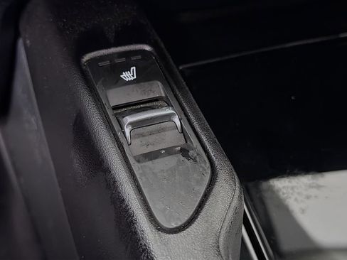Used 2025 Kia Telluride S FWD image 25