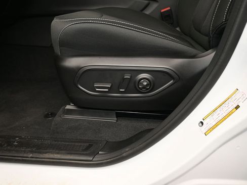 Used 2025 Jeep Grand Cherokee Laredo image 20