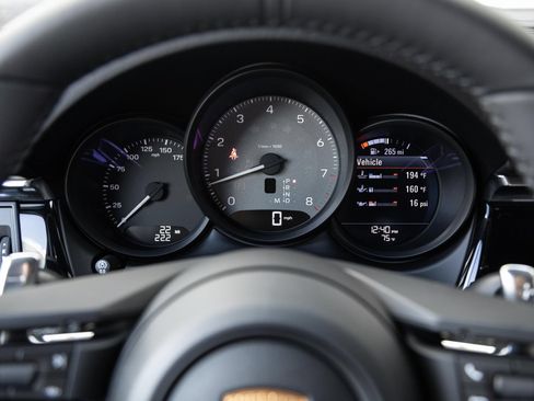 Certified 2026 Porsche Macan S AWD/4WD image 14