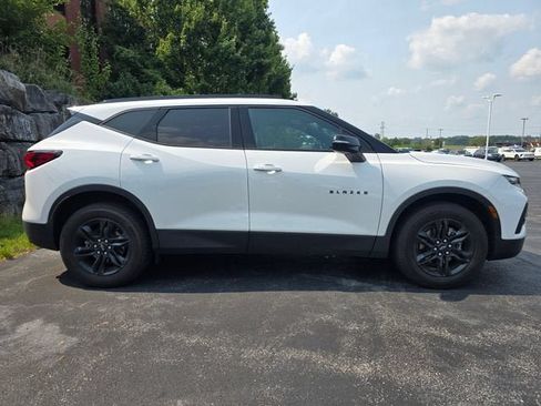 Used 2021 Chevrolet Blazer LT AWD/4WD image 2