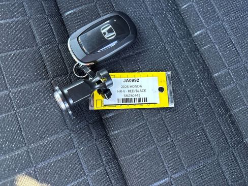 Used 2025 Honda HR-V Sport image 29