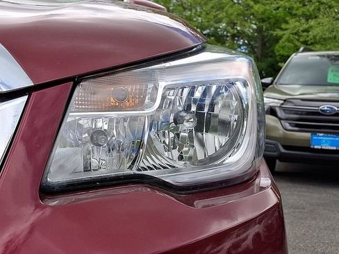 Used 2018 Subaru Forester 2.5i Premium w/ All-Weather Package AWD/4WD image 9