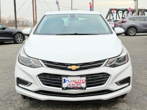 Used 2017 Chevrolet Cruze Premier FWD image 10