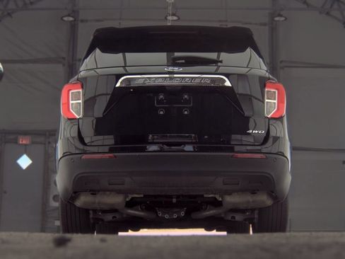 Used 2023 Ford Explorer 4WD image 12