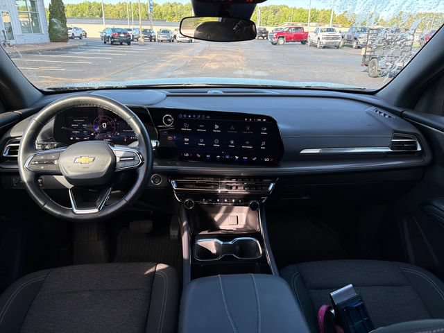 Used 2025 Chevrolet Traverse LT w/ Driver Confidence Package AWD/4WD image 30