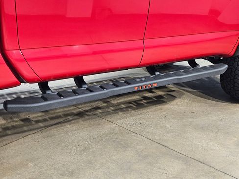 Used 2021 Nissan Titan PRO-4X w/ Pro-4x Convenience Package AWD/4WD image 39