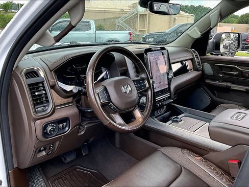 Used 2025 RAM 1500 Limited AWD/4WD image 19