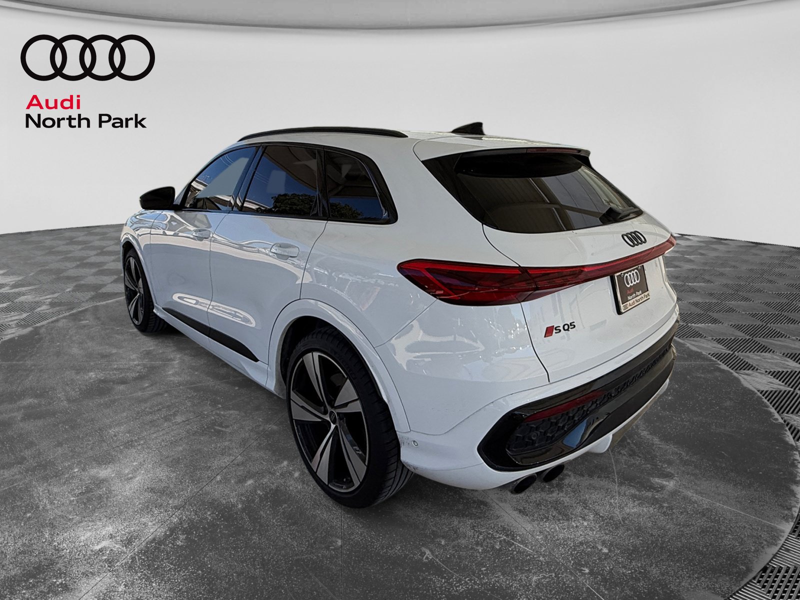 Used 2025 Audi SQ5 Premium Plus AWD/4WD image 3