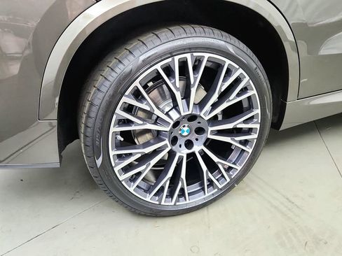Used 2026 BMW X5 xDrive40i w/ M Sport Package AWD/4WD image 11