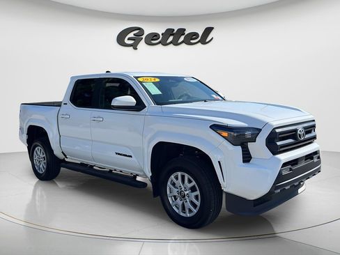 Used 2024 Toyota Tacoma SR5 RWD image 2