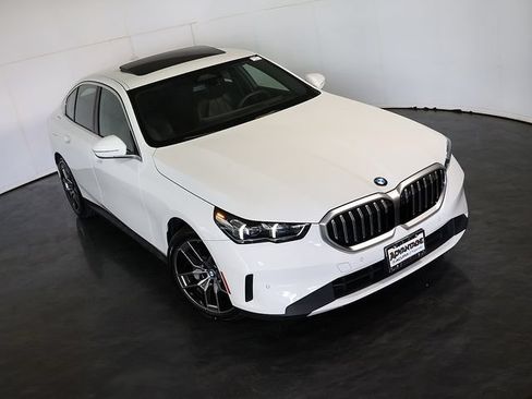 Used 2026 BMW 530i xDrive AWD/4WD image 7
