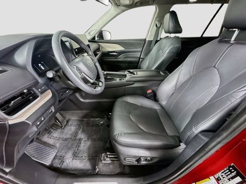 Certified 2026 Toyota Grand Highlander AWD image 22