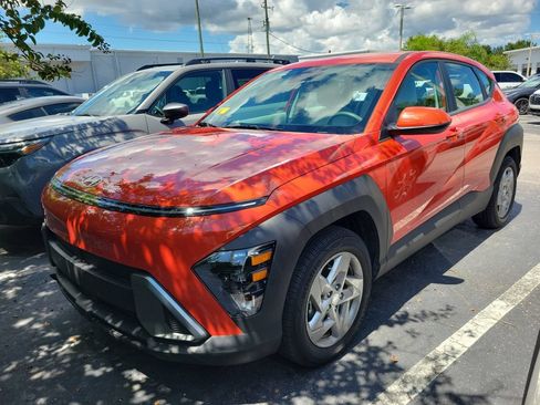 Used 2025 Hyundai Kona SE FWD image 2