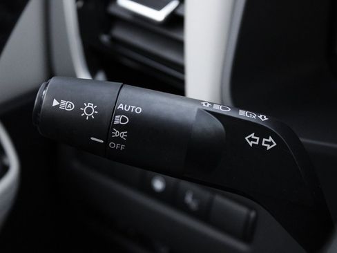 Certified 2025 Nissan Rogue SL w/ Tech Package image 35