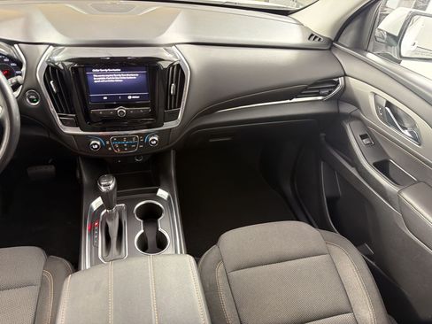 Used 2020 Chevrolet Traverse LT FWD image 28