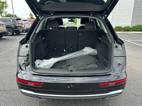 Used 2023 Audi Q5 2.0T Premium w/ Convenience Package AWD/4WD image 18