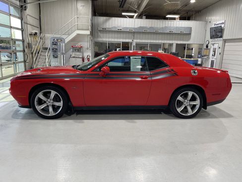 Used 2017 Dodge Challenger R/T image 5