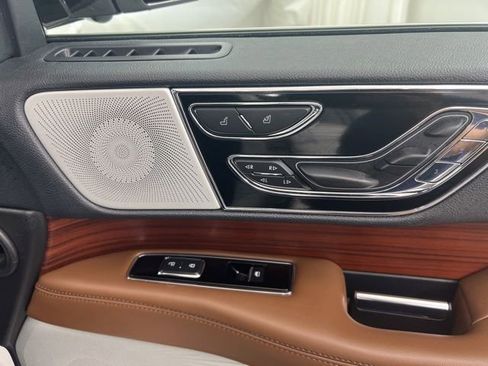 Certified 2023 Lincoln Navigator L Reserve AWD/4WD image 31