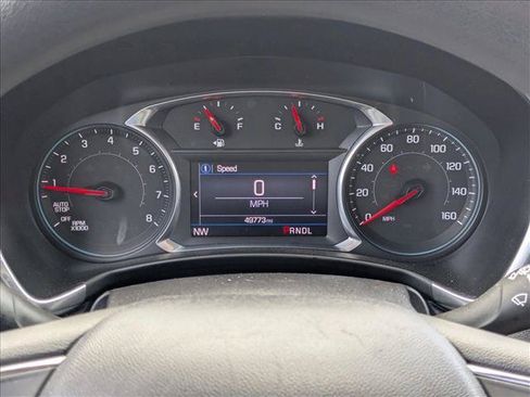 Used 2019 Chevrolet Equinox LT FWD image 11