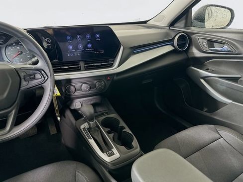 Used 2025 Chevrolet Trax LS FWD image 23