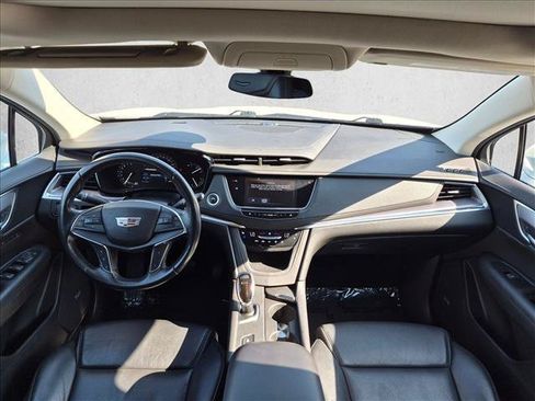 Used 2019 Cadillac XT5 Premium Luxury w/ Driver Assist Package FWD image 18