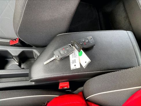 Used 2025 Volkswagen Jetta Sport image 27