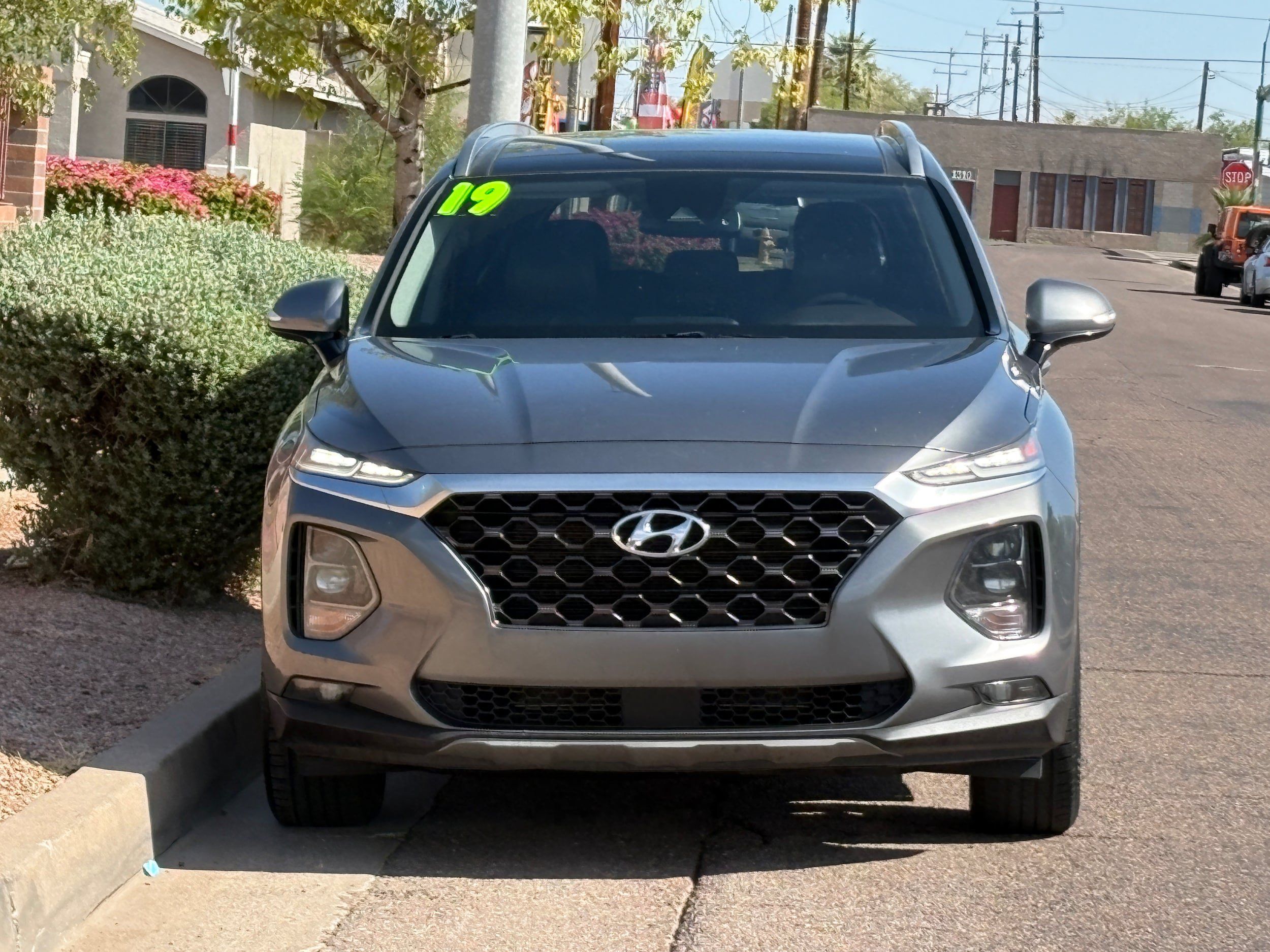 Used 2019 Hyundai Santa Fe Limited FWD image 2
