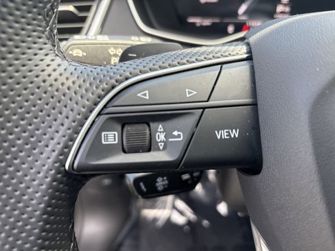 Used 2025 Audi SQ5 Premium Plus AWD/4WD image 23