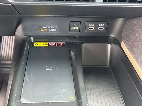 Used 2025 Toyota Camry LE w/ Convenience Package FWD image 22