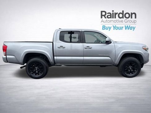 Used 2017 Toyota Tacoma SR5 w/ Tow Package image 10